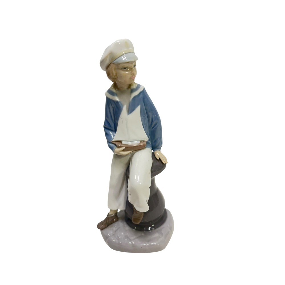 Lladro Sailor Boy with Boat Porcelain Figurine 9 Inch Glossy 4810 Spain M2